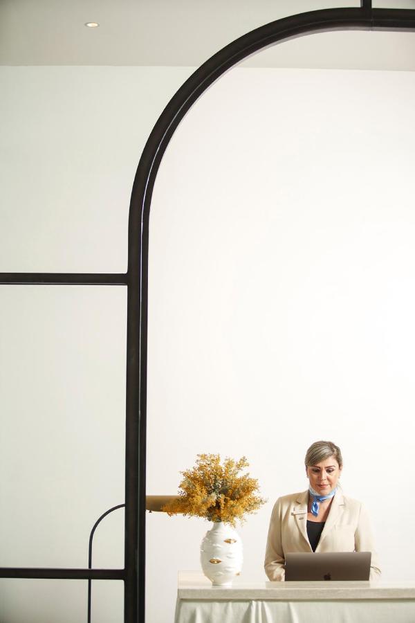 Ette Luxury Hotel & Spa Four Corners Bagian luar foto A mirror