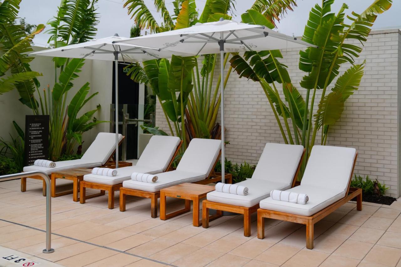 Ette Luxury Hotel & Spa Four Corners Bagian luar foto Sunloungers