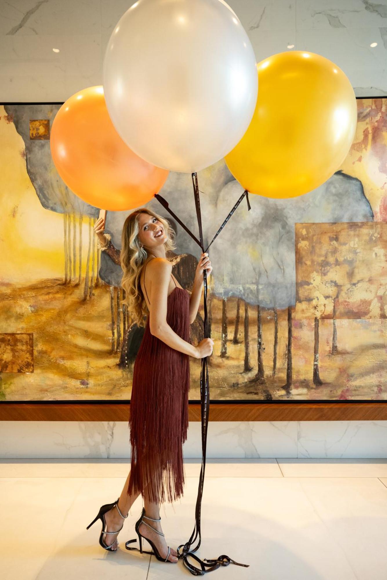 Ette Luxury Hotel & Spa Four Corners Bagian luar foto A model with balloons